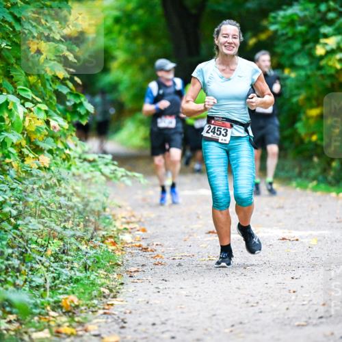 12.10.2025 - Bramfelder Halbmarathon 2025 Dr. Thomas Lammeyer http://msf.ph/oto/9346592 12.10.2025 10:20:50 Laufen 2453, 858 meine-sportfotos.de