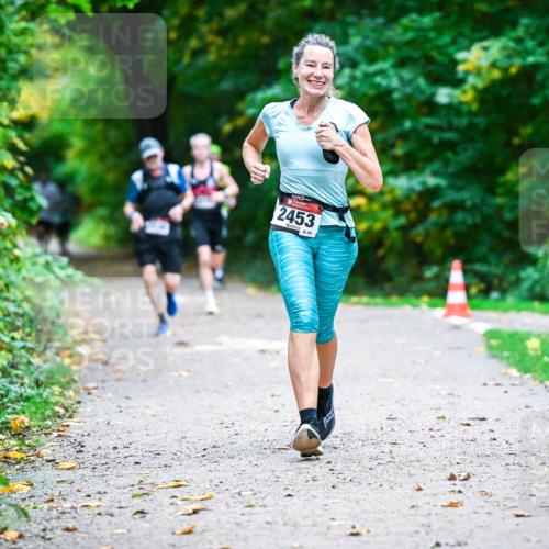12.10.2025 - Bramfelder Halbmarathon 2025 Dr. Thomas Lammeyer http://msf.ph/oto/9346601 12.10.2025 10:20:52 Laufen 2453 meine-sportfotos.de