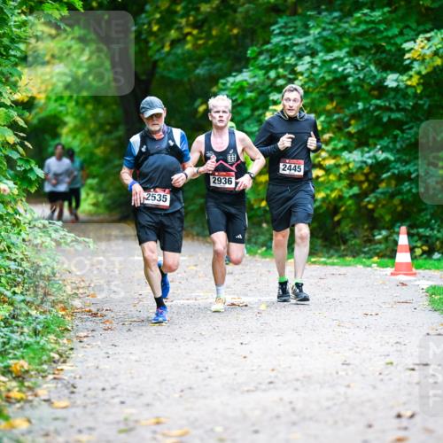 12.10.2025 - Bramfelder Halbmarathon 2025 Dr. Thomas Lammeyer http://msf.ph/oto/9346606 12.10.2025 10:20:54 Laufen 2535, 2445, 2936 meine-sportfotos.de