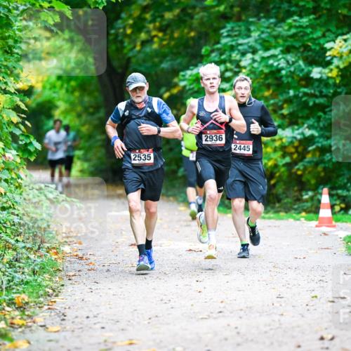 12.10.2025 - Bramfelder Halbmarathon 2025 Dr. Thomas Lammeyer http://msf.ph/oto/9346610 12.10.2025 10:20:54 Laufen 2535, 2936, 2445 meine-sportfotos.de