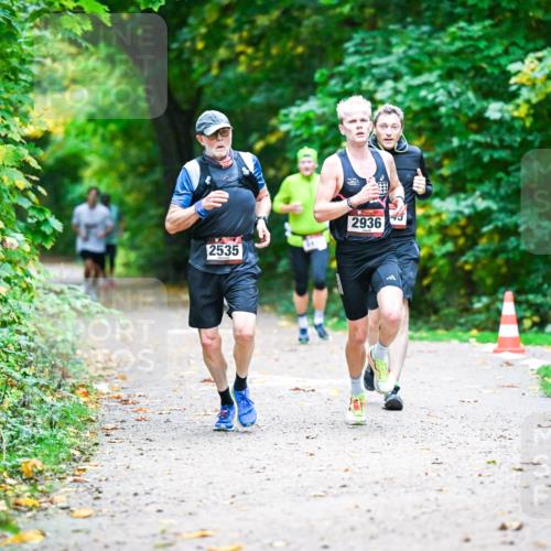 12.10.2025 - Bramfelder Halbmarathon 2025 Dr. Thomas Lammeyer http://msf.ph/oto/9346612 12.10.2025 10:20:55 Laufen 2535, 2936 meine-sportfotos.de