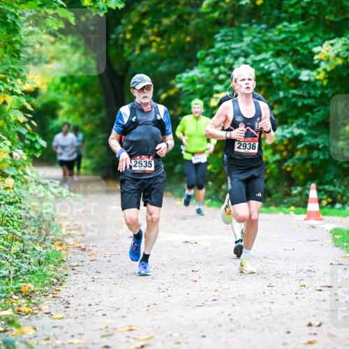 12.10.2025 - Bramfelder Halbmarathon 2025 Dr. Thomas Lammeyer http://msf.ph/oto/9346614 12.10.2025 10:20:55 Laufen 2535, 2936 meine-sportfotos.de