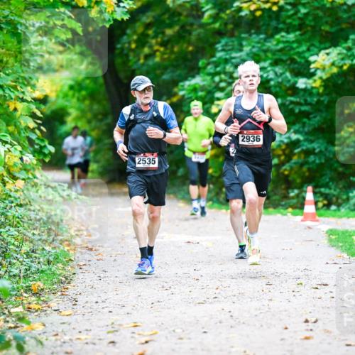 12.10.2025 - Bramfelder Halbmarathon 2025 Dr. Thomas Lammeyer http://msf.ph/oto/9346615 12.10.2025 10:20:55 Laufen 2535, 2936 meine-sportfotos.de