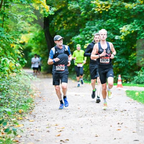 12.10.2025 - Bramfelder Halbmarathon 2025 Dr. Thomas Lammeyer http://msf.ph/oto/9346617 12.10.2025 10:20:55 Laufen 2535, 2936 meine-sportfotos.de