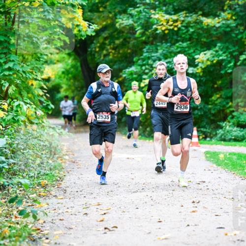 12.10.2025 - Bramfelder Halbmarathon 2025 Dr. Thomas Lammeyer http://msf.ph/oto/9346619 12.10.2025 10:20:55 Laufen 2535, 2445, 2936 meine-sportfotos.de