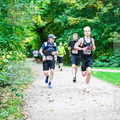 12.10.2025 - Bramfelder Halbmarathon 2025 Dr. Thomas Lammeyer http://msf.ph/oto/9346624 12.10.2025 10:20:56 Laufen 2535, 2445, 2936 meine-sportfotos.de
