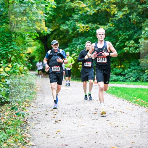 12.10.2025 - Bramfelder Halbmarathon 2025 Dr. Thomas Lammeyer http://msf.ph/oto/9346626 12.10.2025 10:20:56 Laufen 2535, 2445, 2936 meine-sportfotos.de