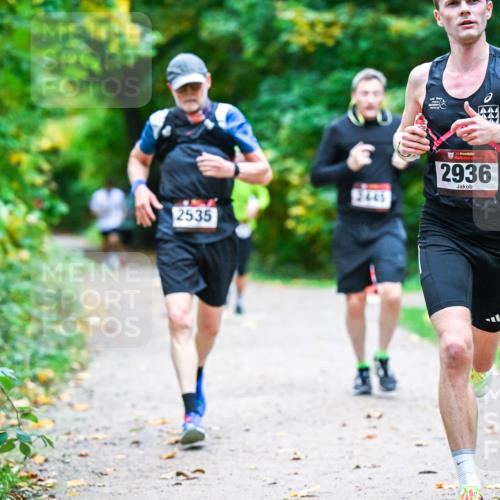 12.10.2025 - Bramfelder Halbmarathon 2025 Dr. Thomas Lammeyer http://msf.ph/oto/9346631 12.10.2025 10:20:57 Laufen 2535, 2445, 34, 2936 meine-sportfotos.de