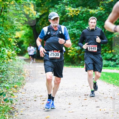 12.10.2025 - Bramfelder Halbmarathon 2025 Dr. Thomas Lammeyer http://msf.ph/oto/9346633 12.10.2025 10:20:58 Laufen 2535, 2445, 2936 meine-sportfotos.de