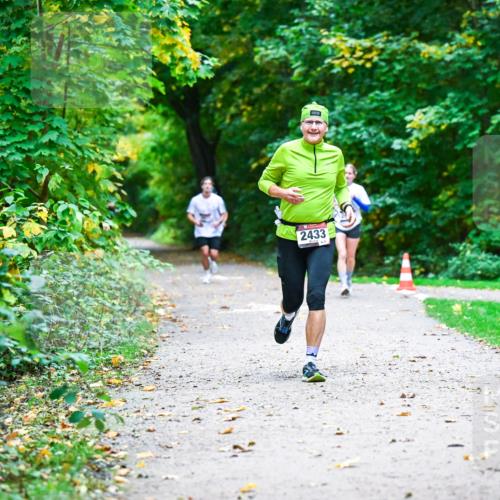 12.10.2025 - Bramfelder Halbmarathon 2025 Dr. Thomas Lammeyer http://msf.ph/oto/9346643 12.10.2025 10:21:01 Laufen 2433 meine-sportfotos.de
