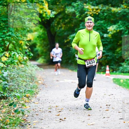 12.10.2025 - Bramfelder Halbmarathon 2025 Dr. Thomas Lammeyer http://msf.ph/oto/9346649 12.10.2025 10:21:01 Laufen 2433, 28 meine-sportfotos.de