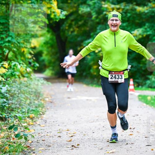 12.10.2025 - Bramfelder Halbmarathon 2025 Dr. Thomas Lammeyer http://msf.ph/oto/9346652 12.10.2025 10:21:02 Laufen 2433, 28 meine-sportfotos.de