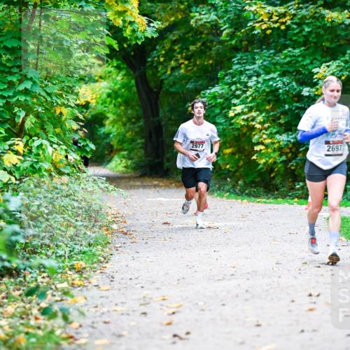 12.10.2025 - Bramfelder Halbmarathon 2025 Dr. Thomas Lammeyer http://msf.ph/oto/9346657 12.10.2025 10:21:05 Laufen 2697, 2977 meine-sportfotos.de