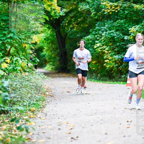 12.10.2025 - Bramfelder Halbmarathon 2025 Dr. Thomas Lammeyer http://msf.ph/oto/9346658 12.10.2025 10:21:05 Laufen 2977, 2697 meine-sportfotos.de