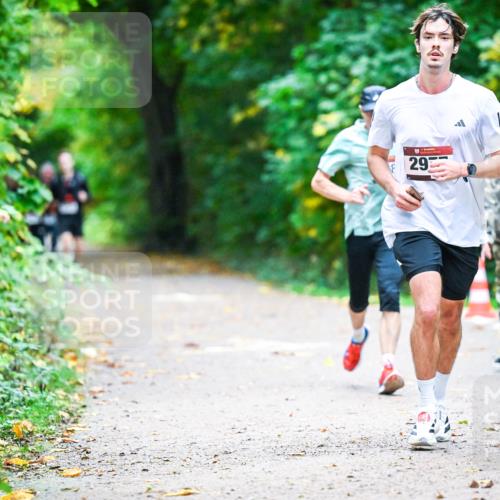 12.10.2025 - Bramfelder Halbmarathon 2025 Dr. Thomas Lammeyer http://msf.ph/oto/9346662 12.10.2025 10:21:08 Laufen 29, 29 meine-sportfotos.de