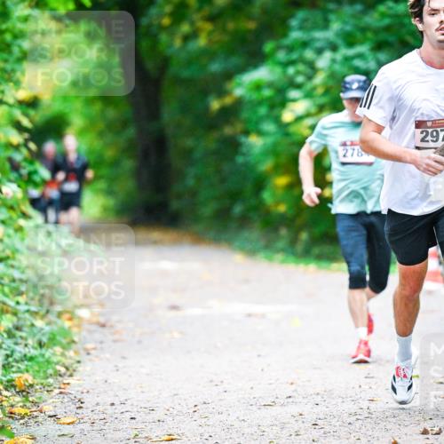 12.10.2025 - Bramfelder Halbmarathon 2025 Dr. Thomas Lammeyer http://msf.ph/oto/9346665 12.10.2025 10:21:08 Laufen 278, 2977 meine-sportfotos.de