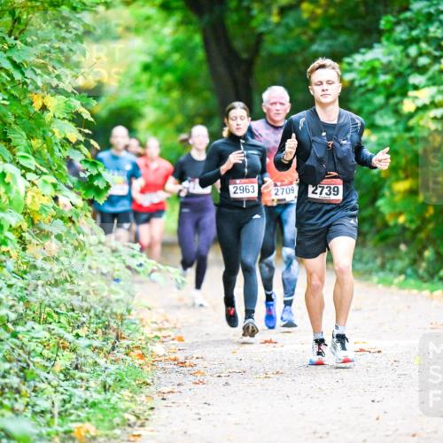 12.10.2025 - Bramfelder Halbmarathon 2025 Dr. Thomas Lammeyer http://msf.ph/oto/9346694 12.10.2025 10:21:15 Laufen 2963, 2709, 2739 meine-sportfotos.de