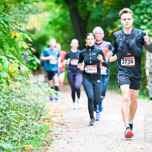 12.10.2025 - Bramfelder Halbmarathon 2025 Dr. Thomas Lammeyer http://msf.ph/oto/9346703 12.10.2025 10:21:17 Laufen 2963, 2739 meine-sportfotos.de