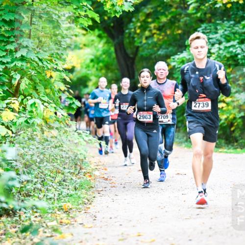 12.10.2025 - Bramfelder Halbmarathon 2025 Dr. Thomas Lammeyer http://msf.ph/oto/9346706 12.10.2025 10:21:17 Laufen 2404, 2963, 2709, 2739 meine-sportfotos.de