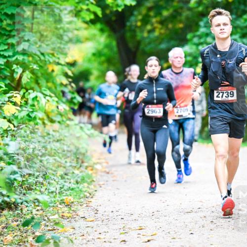 12.10.2025 - Bramfelder Halbmarathon 2025 Dr. Thomas Lammeyer http://msf.ph/oto/9346712 12.10.2025 10:21:18 Laufen 2963, 2709, 2739 meine-sportfotos.de