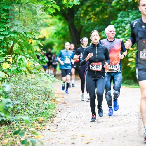 12.10.2025 - Bramfelder Halbmarathon 2025 Dr. Thomas Lammeyer http://msf.ph/oto/9346715 12.10.2025 10:21:19 Laufen 2963, 2709, 2739 meine-sportfotos.de