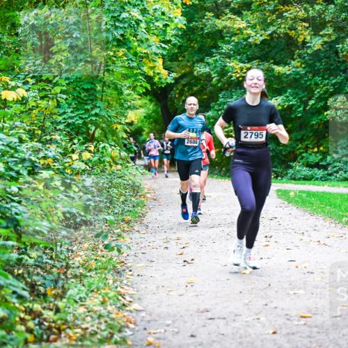 12.10.2025 - Bramfelder Halbmarathon 2025 Dr. Thomas Lammeyer http://msf.ph/oto/9346731 12.10.2025 10:21:24 Laufen 4125, 2795, 2686 meine-sportfotos.de