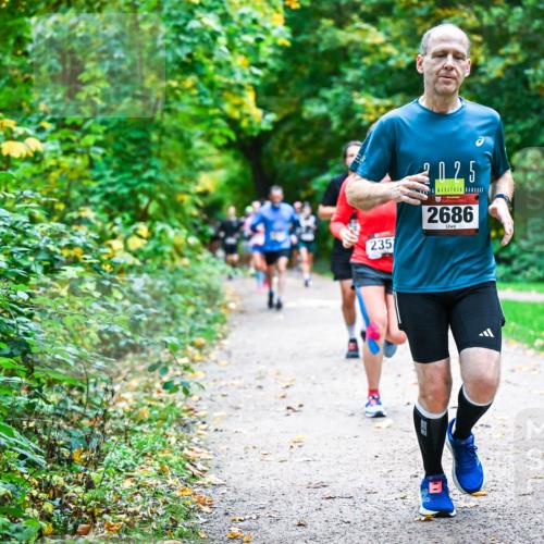 12.10.2025 - Bramfelder Halbmarathon 2025 Dr. Thomas Lammeyer http://msf.ph/oto/9346747 12.10.2025 10:21:26 Laufen 235, 2025, 2686 meine-sportfotos.de