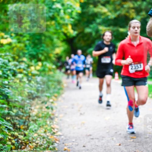 12.10.2025 - Bramfelder Halbmarathon 2025 Dr. Thomas Lammeyer http://msf.ph/oto/9346753 12.10.2025 10:21:27 Laufen 2353, 39 meine-sportfotos.de
