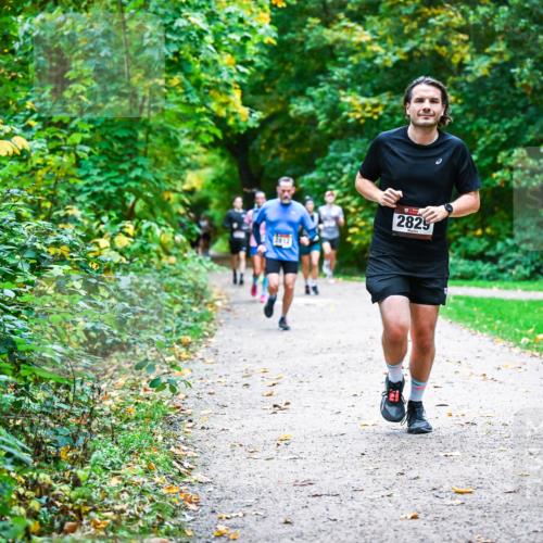 12.10.2025 - Bramfelder Halbmarathon 2025 Dr. Thomas Lammeyer http://msf.ph/oto/9346757 12.10.2025 10:21:28 Laufen 2829 meine-sportfotos.de