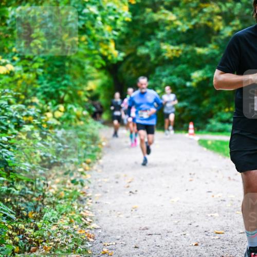 12.10.2025 - Bramfelder Halbmarathon 2025 Dr. Thomas Lammeyer http://msf.ph/oto/9346762 12.10.2025 10:21:29 Laufen 34, 2829 meine-sportfotos.de