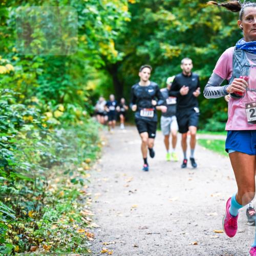 12.10.2025 - Bramfelder Halbmarathon 2025 Dr. Thomas Lammeyer http://msf.ph/oto/9346792 12.10.2025 10:21:35 Laufen 2581 meine-sportfotos.de