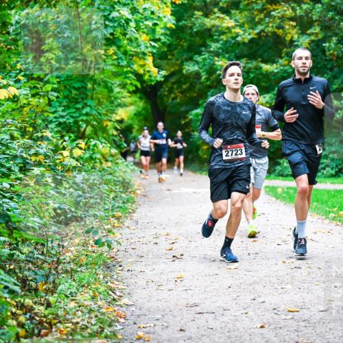 12.10.2025 - Bramfelder Halbmarathon 2025 Dr. Thomas Lammeyer http://msf.ph/oto/9346799 12.10.2025 10:21:36 Laufen 2723 meine-sportfotos.de