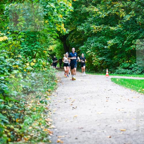 12.10.2025 - Bramfelder Halbmarathon 2025 Dr. Thomas Lammeyer http://msf.ph/oto/9346809 12.10.2025 10:21:38 Laufen 2972 meine-sportfotos.de