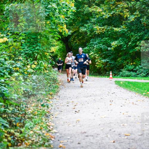 12.10.2025 - Bramfelder Halbmarathon 2025 Dr. Thomas Lammeyer http://msf.ph/oto/9346818 12.10.2025 10:21:39 Laufen 972, 2451 meine-sportfotos.de