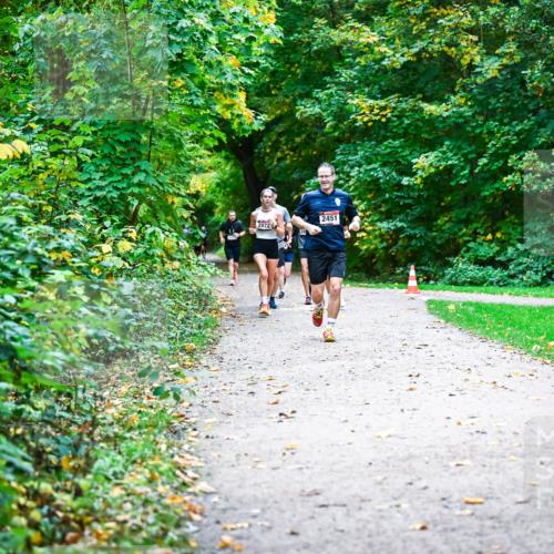 12.10.2025 - Bramfelder Halbmarathon 2025 Dr. Thomas Lammeyer http://msf.ph/oto/9346822 12.10.2025 10:21:40 Laufen 2972, 24, 2451 meine-sportfotos.de