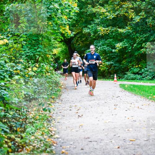 12.10.2025 - Bramfelder Halbmarathon 2025 Dr. Thomas Lammeyer http://msf.ph/oto/9346823 12.10.2025 10:21:40 Laufen 2972, 2451 meine-sportfotos.de