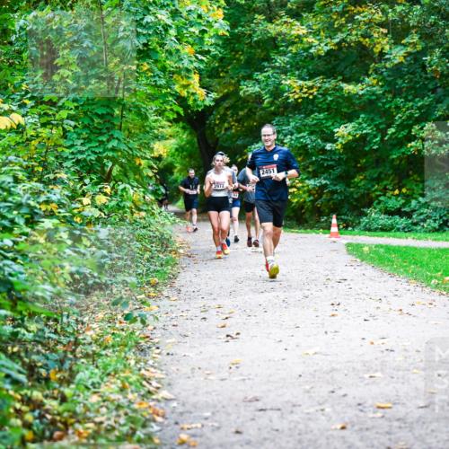 12.10.2025 - Bramfelder Halbmarathon 2025 Dr. Thomas Lammeyer http://msf.ph/oto/9346824 12.10.2025 10:21:40 Laufen 2972, 2451 meine-sportfotos.de