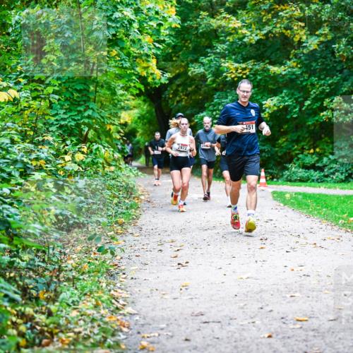 12.10.2025 - Bramfelder Halbmarathon 2025 Dr. Thomas Lammeyer http://msf.ph/oto/9346830 12.10.2025 10:21:42 Laufen 24, 2972, 451 meine-sportfotos.de