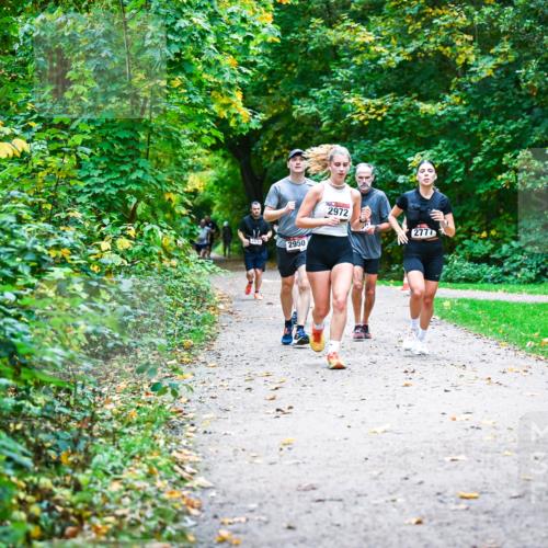12.10.2025 - Bramfelder Halbmarathon 2025 Dr. Thomas Lammeyer http://msf.ph/oto/9346844 12.10.2025 10:21:44 Laufen 2950, 2972, 2777 meine-sportfotos.de