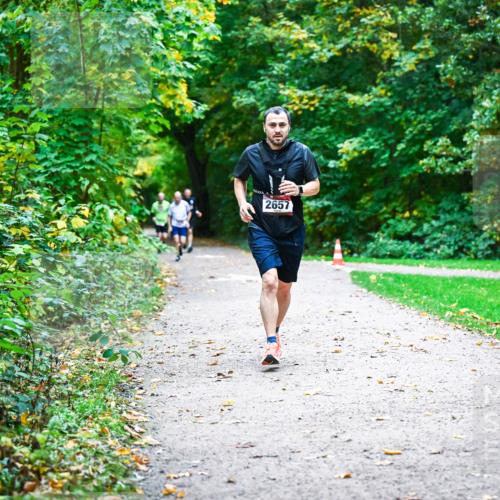 12.10.2025 - Bramfelder Halbmarathon 2025 Dr. Thomas Lammeyer http://msf.ph/oto/9346878 12.10.2025 10:21:50 Laufen 2657 meine-sportfotos.de