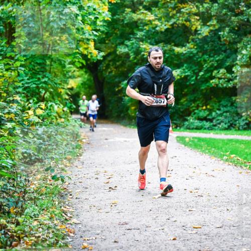 12.10.2025 - Bramfelder Halbmarathon 2025 Dr. Thomas Lammeyer http://msf.ph/oto/9346881 12.10.2025 10:21:50 Laufen  meine-sportfotos.de