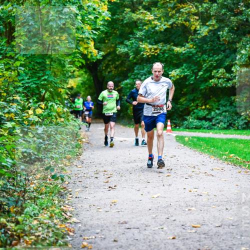 12.10.2025 - Bramfelder Halbmarathon 2025 Dr. Thomas Lammeyer http://msf.ph/oto/9346904 12.10.2025 10:21:57 Laufen 707, 2508 meine-sportfotos.de