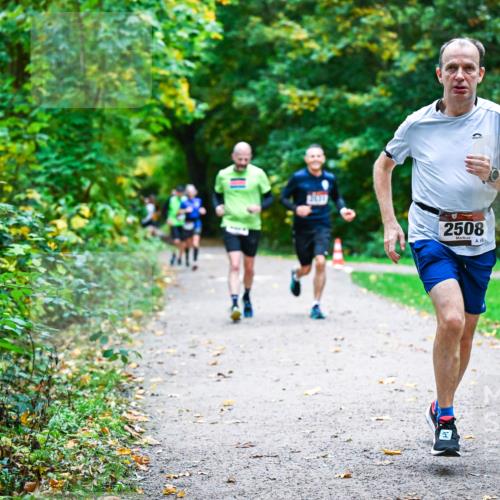 12.10.2025 - Bramfelder Halbmarathon 2025 Dr. Thomas Lammeyer http://msf.ph/oto/9346915 12.10.2025 10:21:58 Laufen 2508 meine-sportfotos.de