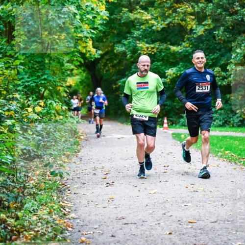 12.10.2025 - Bramfelder Halbmarathon 2025 Dr. Thomas Lammeyer http://msf.ph/oto/9346925 12.10.2025 10:22:00 Laufen 2531 meine-sportfotos.de