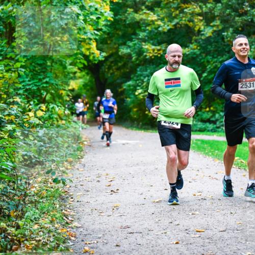 12.10.2025 - Bramfelder Halbmarathon 2025 Dr. Thomas Lammeyer http://msf.ph/oto/9346930 12.10.2025 10:22:01 Laufen 2531 meine-sportfotos.de