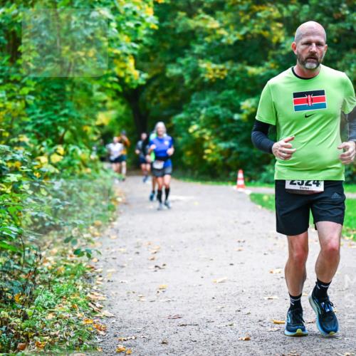 12.10.2025 - Bramfelder Halbmarathon 2025 Dr. Thomas Lammeyer http://msf.ph/oto/9346934 12.10.2025 10:22:01 Laufen 2024 meine-sportfotos.de