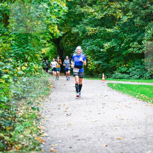 12.10.2025 - Bramfelder Halbmarathon 2025 Dr. Thomas Lammeyer http://msf.ph/oto/9346940 12.10.2025 10:22:03 Laufen 2472 meine-sportfotos.de