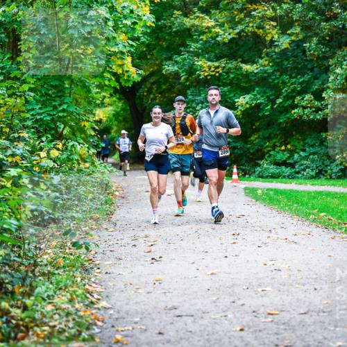 12.10.2025 - Bramfelder Halbmarathon 2025 Dr. Thomas Lammeyer http://msf.ph/oto/9346971 12.10.2025 10:22:09 Laufen 826, 240, 2890 meine-sportfotos.de