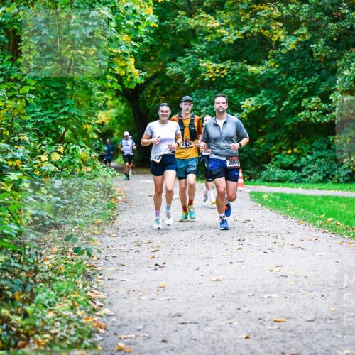 12.10.2025 - Bramfelder Halbmarathon 2025 Dr. Thomas Lammeyer http://msf.ph/oto/9346972 12.10.2025 10:22:09 Laufen 90, 2403, 2890 meine-sportfotos.de