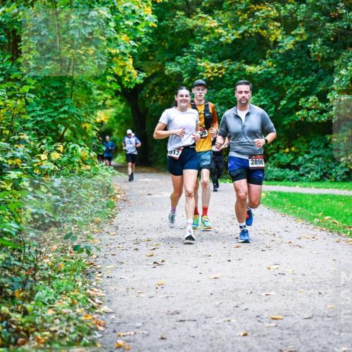 12.10.2025 - Bramfelder Halbmarathon 2025 Dr. Thomas Lammeyer http://msf.ph/oto/9346977 12.10.2025 10:22:10 Laufen 013, 2890 meine-sportfotos.de
